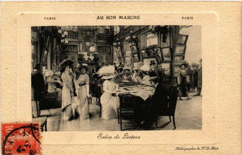 Carte postale ancienne Paris 7e Au Bon Marché Salon de Lecture à Paris 7e