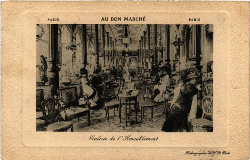 Carte postale ancienne Paris 7e Au Bon Marché Galerie de l'Amublement à Paris 7e