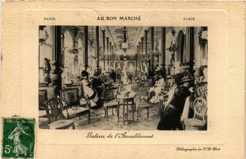Carte postale ancienne Paris 7e Au Bon Marché Galerie de l'Amublement à Paris 7e