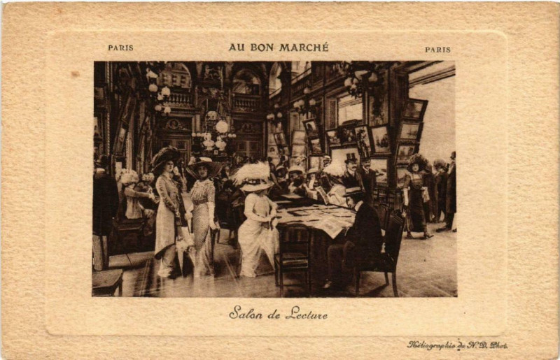 Carte postale ancienne Paris 7e Au Bon Marché Salon de Lecture à Paris 7e
