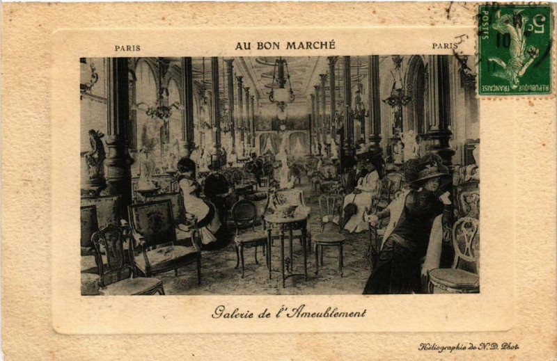 Carte postale ancienne Paris 7e Au Bon Marché Galerie de l'Amublement à Paris 7e