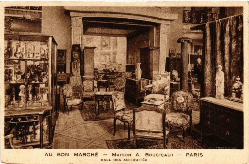 Carte postale ancienne Paris 7e Au Bon Marché Hall des Antiquités à Paris 7e