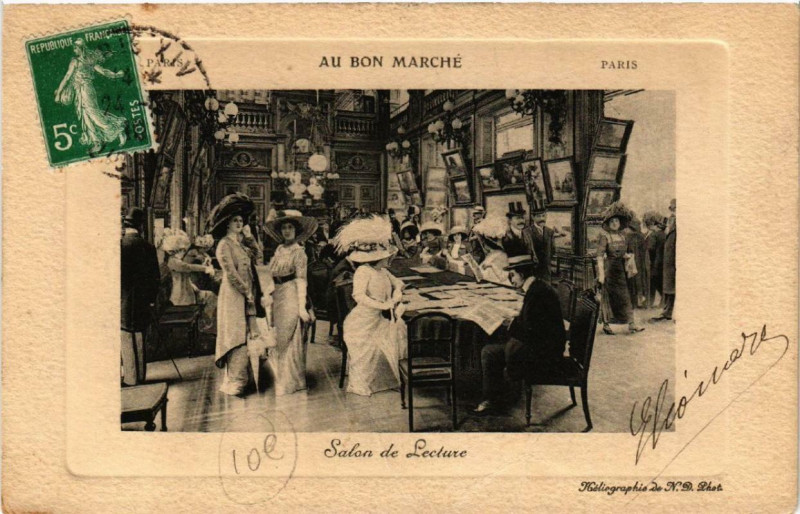 Carte postale ancienne Paris 7e Au Bon Marché Salon de Lecture à Paris 7e