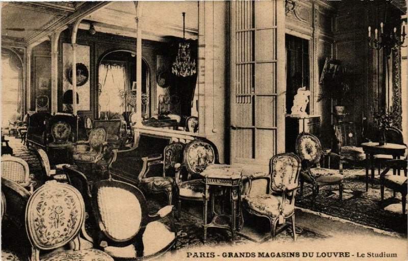 Carte postale ancienne Paris 1e Grands Magasins du Louvre Le Studium à Paris 1er