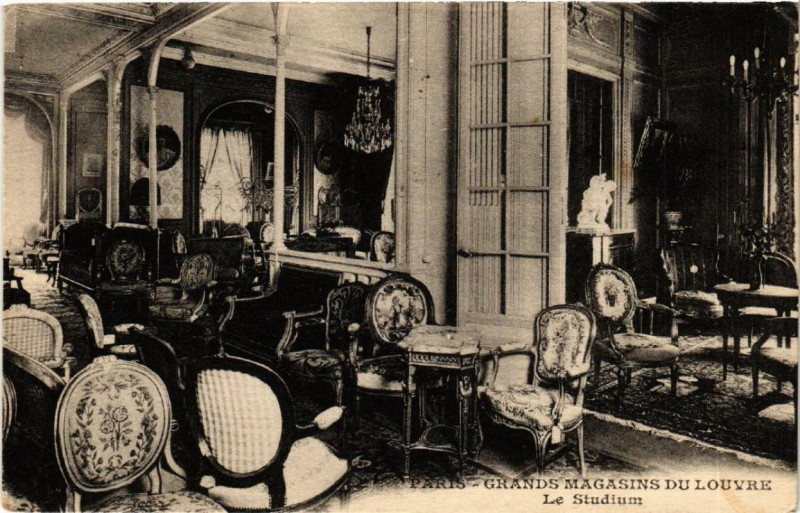 Carte postale ancienne Paris 1e Grands Magasins du Louvre Le Studium à Paris 1er