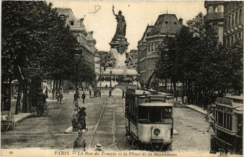 Carte postale ancienne Paris 3e Rue du Temple. Place de la République Nd Phot à Paris 3e