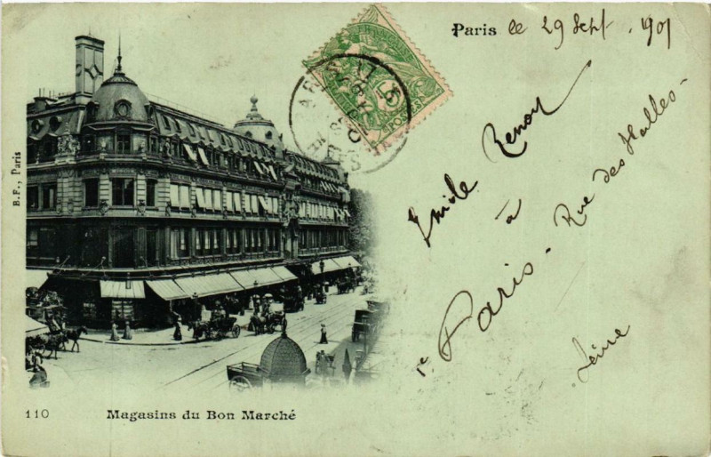 Carte postale ancienne Paris 7e Magasins du Bon Marché à Paris 7e