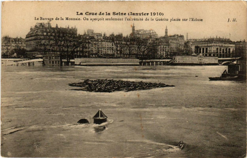 Carte postale ancienne Paris Le Barrage de la Monnaie Inondations 1910 à Paris