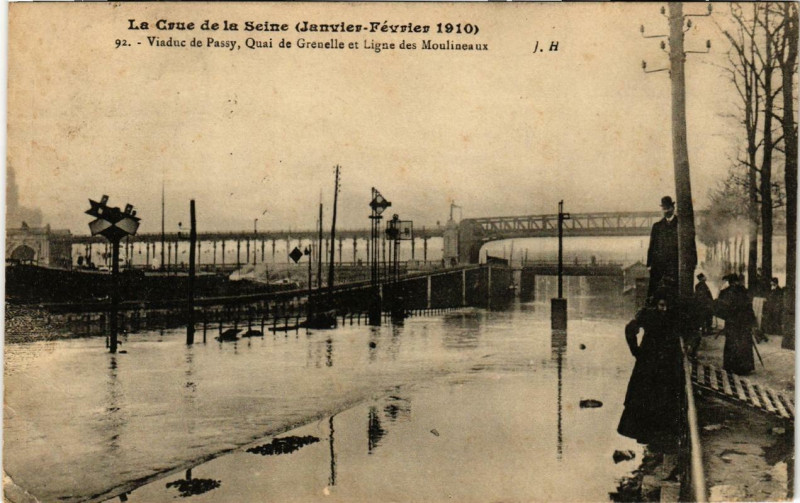 Carte postale ancienne La Crue de la Seine (Janvier - Février 1910)  - Viaduc de Passy, Quai de Grenelle et Ligne des Moulineaux à Paris 15e