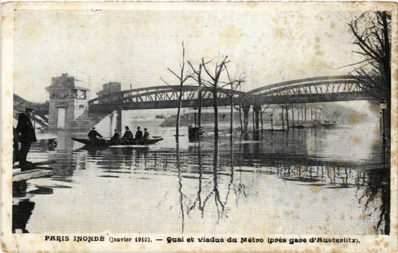 Carte postale ancienne Paris inondé (janvier 1910) - Quai et Viaduc du Métro (près gare d'Austerlitz) à Paris 13e