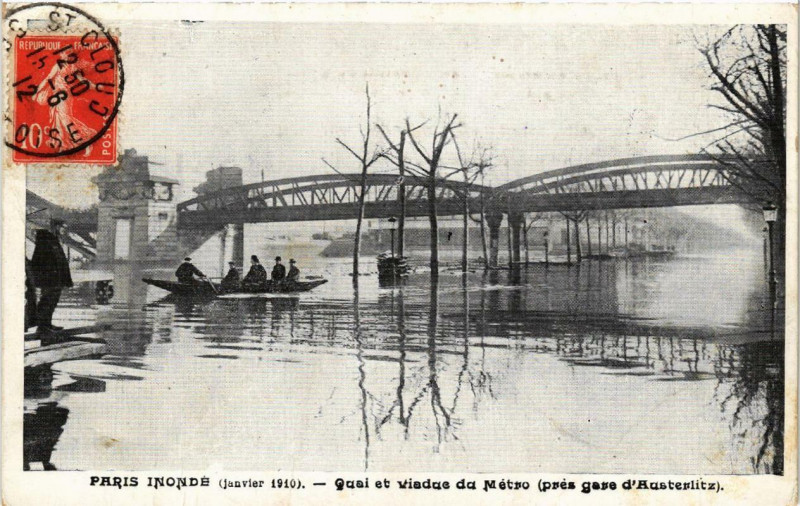 Carte postale ancienne Paris inondé (janvier 1910) - Quai et Viaduc du Métro (près gare d'Austerlitz) à Paris 13e