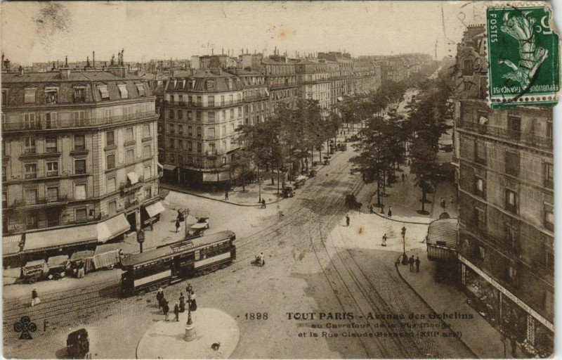 Carte postale ancienne Avenue des Gobelins au Carrefour de la Rue Monge et la Rue Claude Bernard à Paris 5e