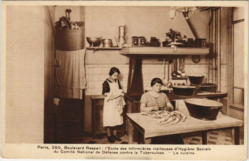 Carte postale ancienne Boulevard Raspail - L'Ecole des Infirmières visiteuses d'Hygiène Sociale du Comité National de Défense contre la Tuberculose - La cuisine à Paris 14e