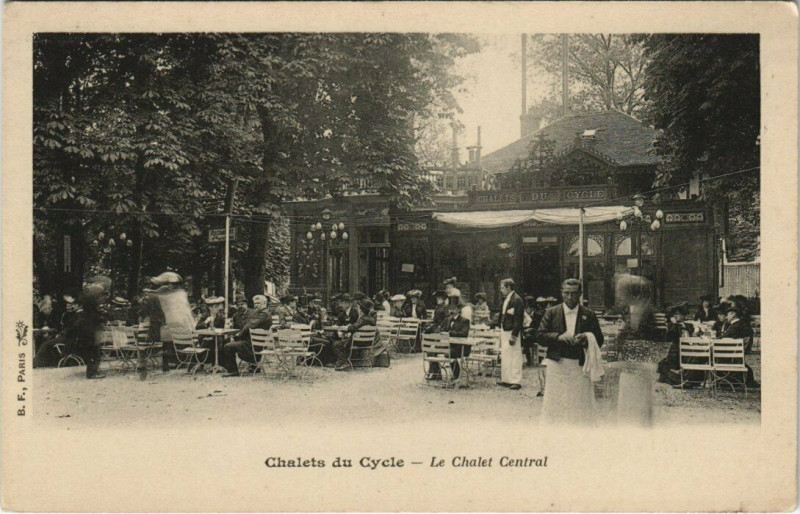 Carte postale ancienne Chalets du Cycle - Le Chalet Central à Paris 16e