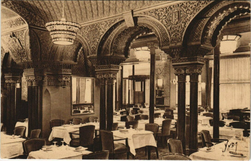 Carte postale ancienne Paris 9e - Restaurant Luce - Noel Peter's à Paris 9e