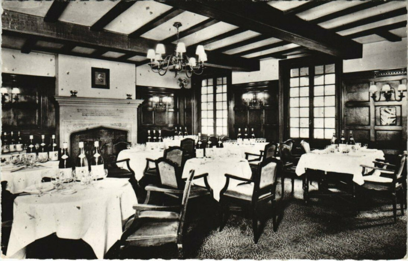 Carte postale ancienne Paris 8e - Rotisserie de la Reine Pedauque - Soleil dans la Cave à Paris 8e