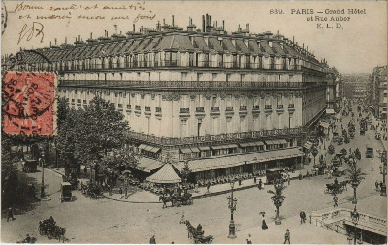 Carte postale ancienne Paris 9e - Grand Hotel et Rue Auber à Paris 9e