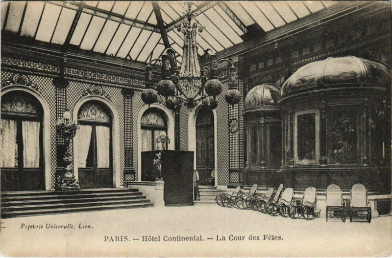 Carte postale ancienne Paris 9e - Hotel Continental - La cour des Fétes à Paris 9e