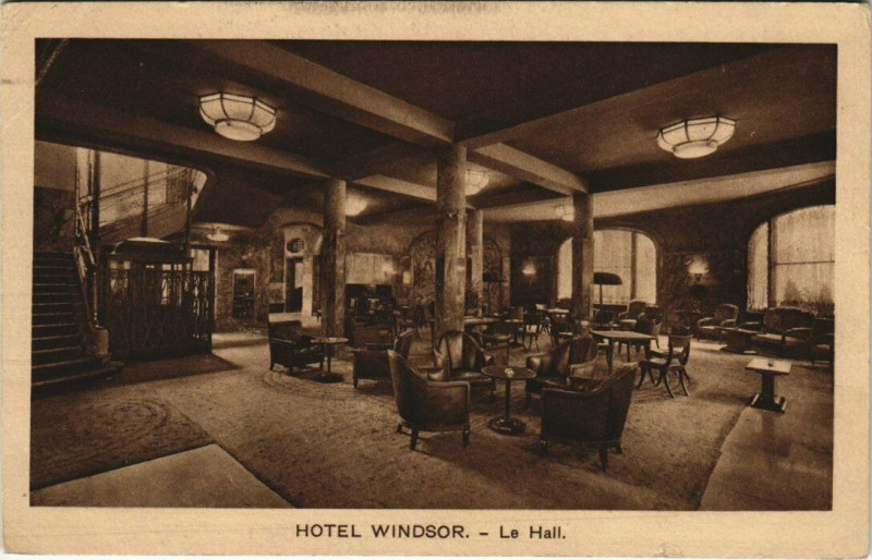 Carte postale ancienne Paris 8e - Hotel Windsor - Le Hall à Paris 8e