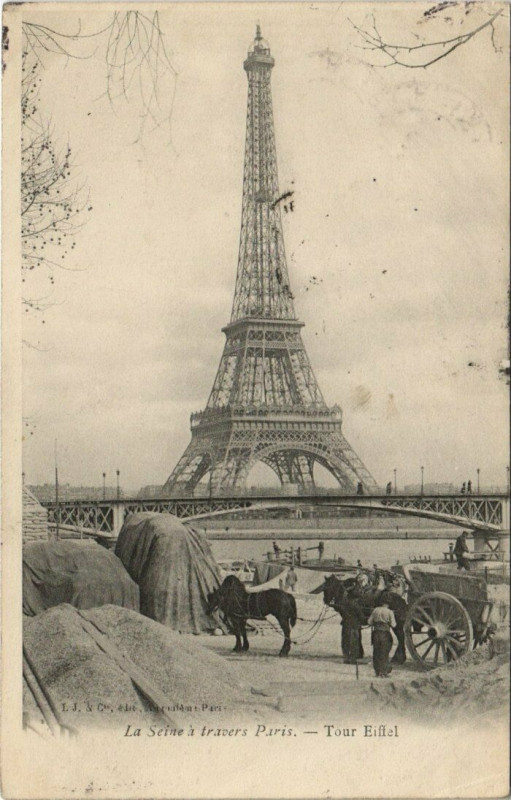 Carte postale ancienne La Seine a travers Paris - Tour Eiffel à Paris 16e
