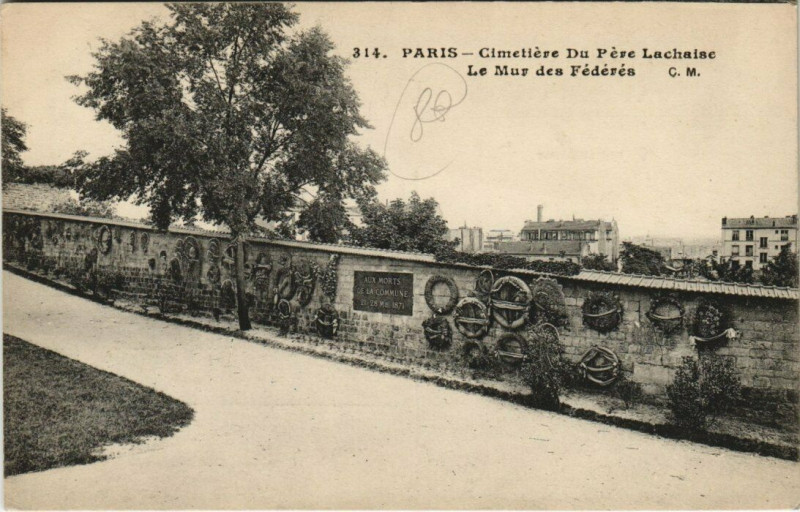 Carte postale ancienne Cimetière du Père-Lachaise - Le Mur des Fédérés à Paris 20e