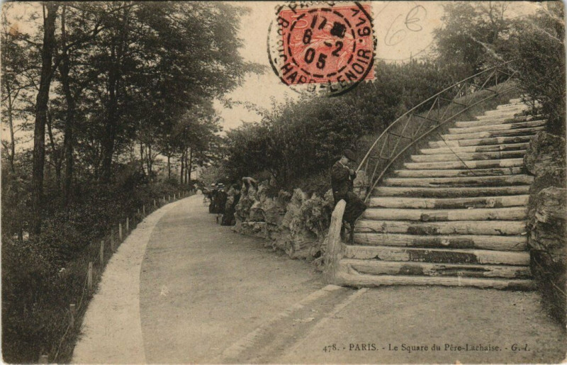 Carte postale ancienne Le Square du Père-Lachaise à Paris 20e