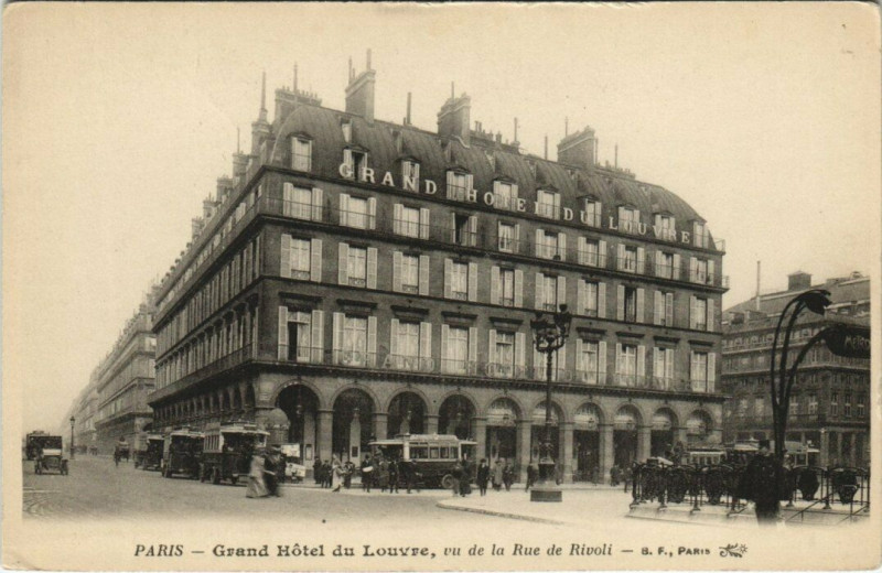 Carte postale ancienne Paris 1er - Grand Hotel du Louvre à Paris 1er
