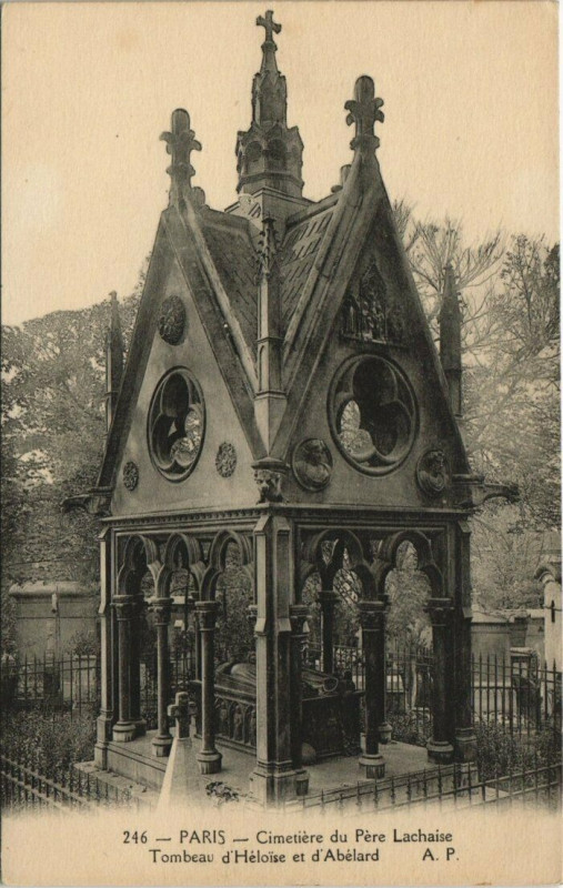 Carte postale ancienne Cimetière du Père-Lachaise - Tombeau d'Héloïse et d'Abélard à Paris 20e