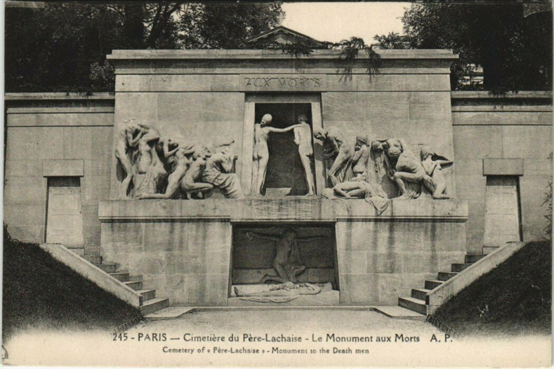 Carte postale ancienne Cimetière du Père-Lachaise - Le Monument aux Morts à Paris 20e