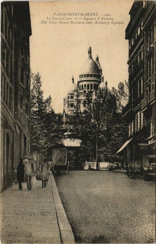 Carte postale ancienne Montmartre - Le Sacré-Coeur et le Square d'Anvers à Paris 18e