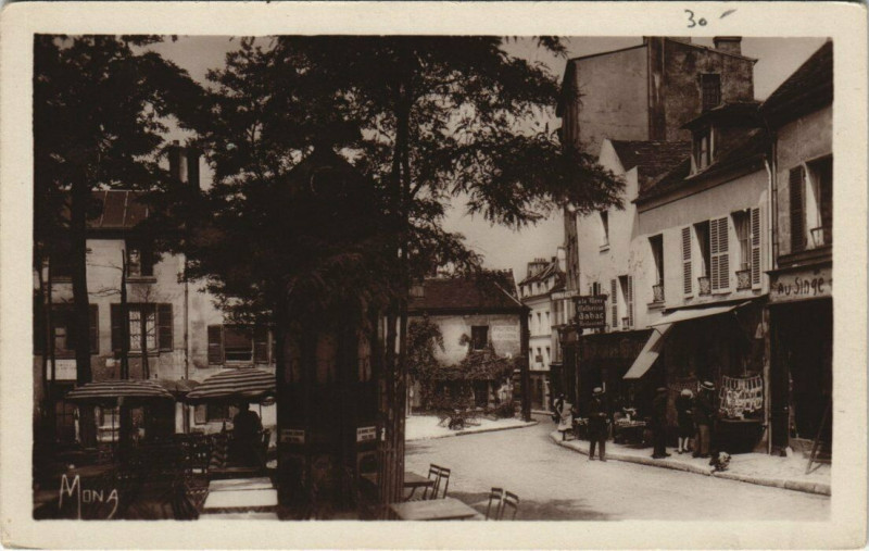 Carte postale ancienne La Place du Tertre à Paris 18e