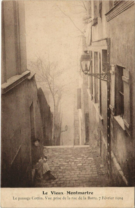 Carte postale ancienne Le Vieux-Montmartre - Le Passage Cottin à Paris 18e