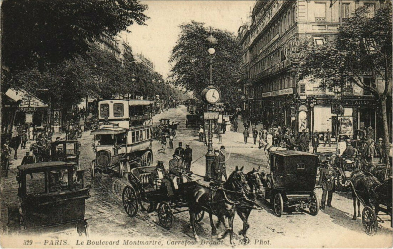 Carte postale ancienne Paris 18e - Le Boulevard Montmartre à Paris 9e