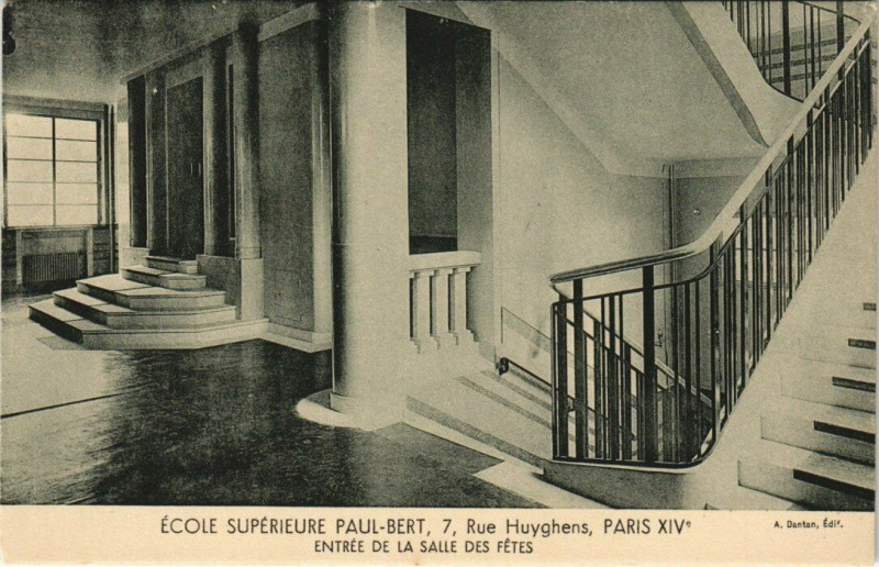 Carte postale ancienne Ecole Supérieure Paul-Bert - Entrée de la Salle des Fêtes à Paris 14e