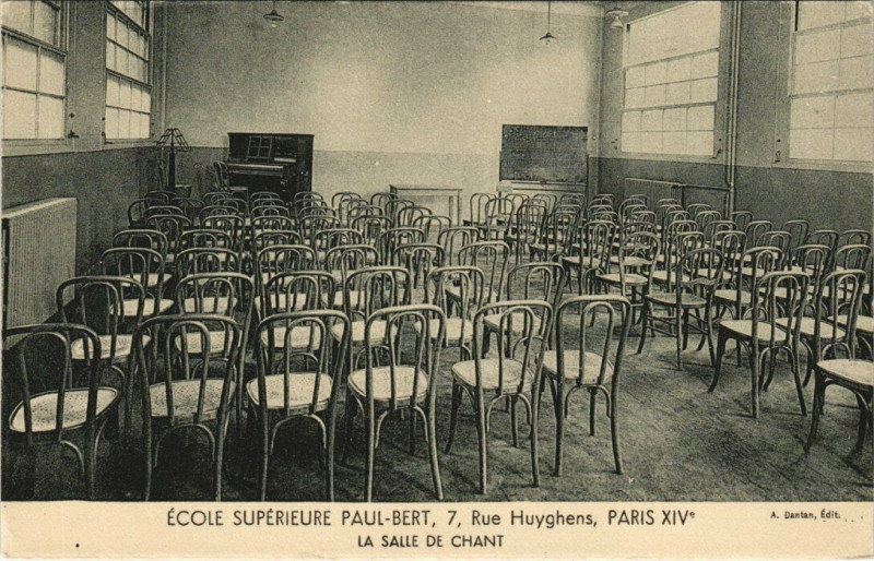 Carte postale ancienne Ecole Supérieure Paul-Bert - La Salle de Chant à Paris 14e