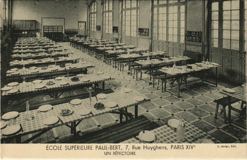 Carte postale ancienne Ecole Supérieure Paul-Bert - Un Réfectoire à Paris 14e