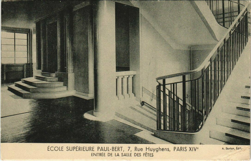 Carte postale ancienne Ecole Supérieure Paul-Bert - Entrée de la Salle des Fêtes à Paris 14e