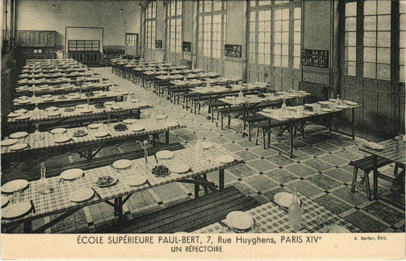 Carte postale ancienne Ecole Supérieure Paul-Bert - Un Réfectoire à Paris 14e