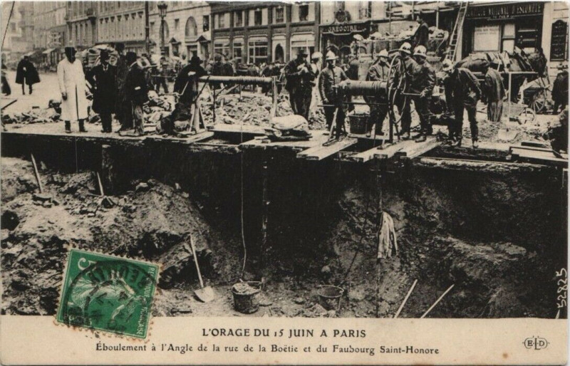 Carte postale ancienne L'Orage Du 15 Juin a Paris (8e) Eboulement Fb Saint-Honoré à Paris 8e