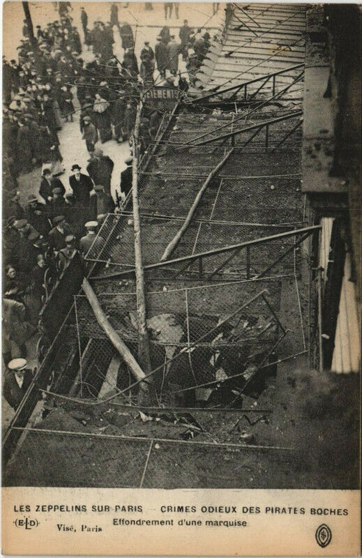 Carte postale ancienne Les Zeppelins Sur Paris effondrement d'une marquise à Paris