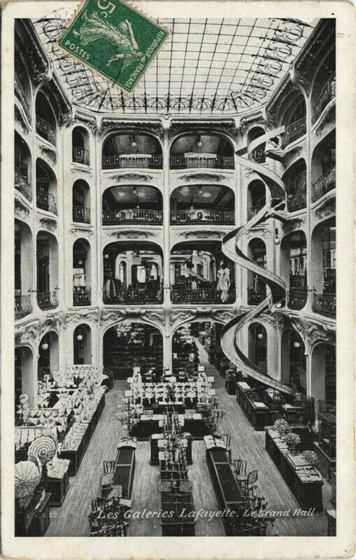 Carte postale ancienne Les Galeries Lafayette Paris (9e) Le Grand Hall à Paris 9e