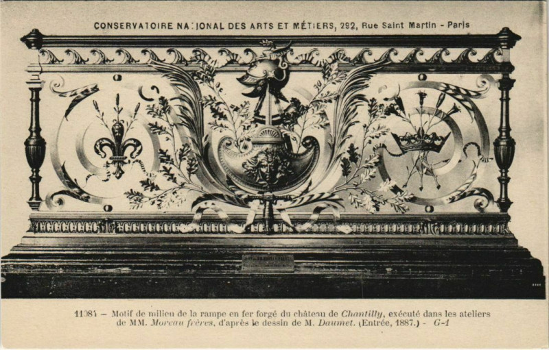 Carte postale ancienne Paris (3e) Cnam - Motif de milieu de la rampe en fer forgé à Paris 3e