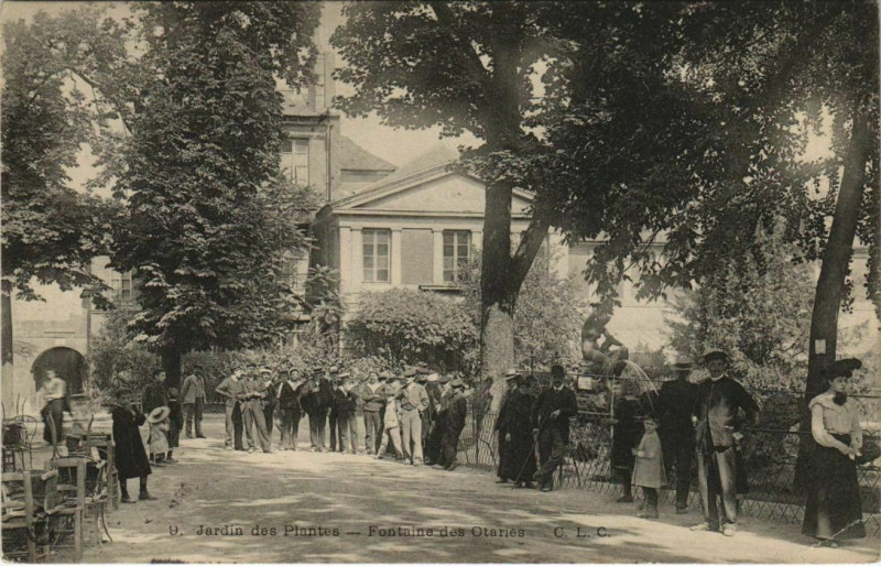 Carte postale ancienne Paris (5e) Jardin des Plantes - Fontaine des Otaries à Paris 5e