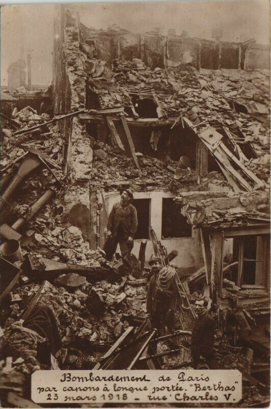 Carte postale ancienne Bombardement De Paris (4e) rue Charlemagne 12 avril 1918 à Paris 4e