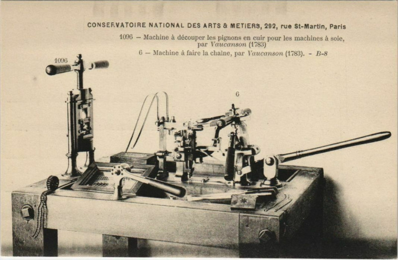 Carte postale ancienne Paris (3e) Cnam - Machine á découper les pignons en cuir à Paris 3e