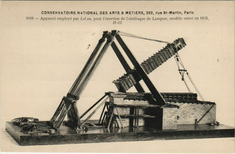 Carte postale ancienne Paris (3e) Cnam - Appareil pour l'érection de l'obélisque à Paris 3e