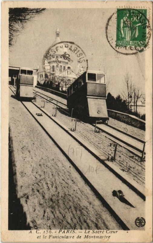 Carte postale ancienne Paris - Le Sacre-Coeur et le Funiculaire de Montmartre à Paris