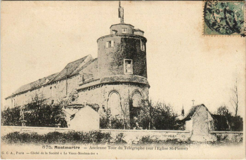 Carte postale ancienne Montmartre - Ancienne Tour du Télégraphe (sur l'Eglise Saint-Pierre) à Paris 18e