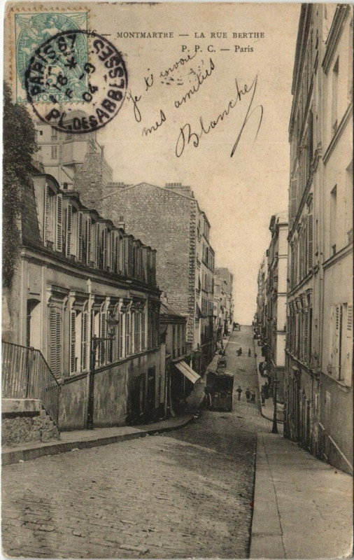 Carte postale ancienne Montmartre - La rue Berthe à Paris 18e