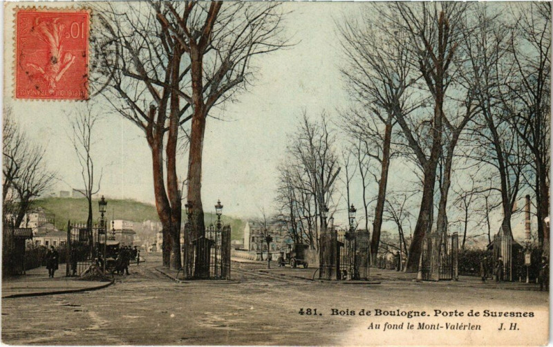 Carte postale ancienne Bois de Boulogne - Porte de Suresnes à Paris 16e